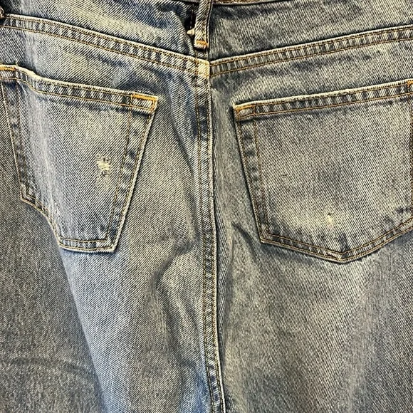 White Fox Boutique Distressed Blue Jeans - Picture 8 of 10
